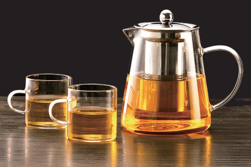 很多人都喜欢喝茶，但是杯子上的茶垢却很难清除